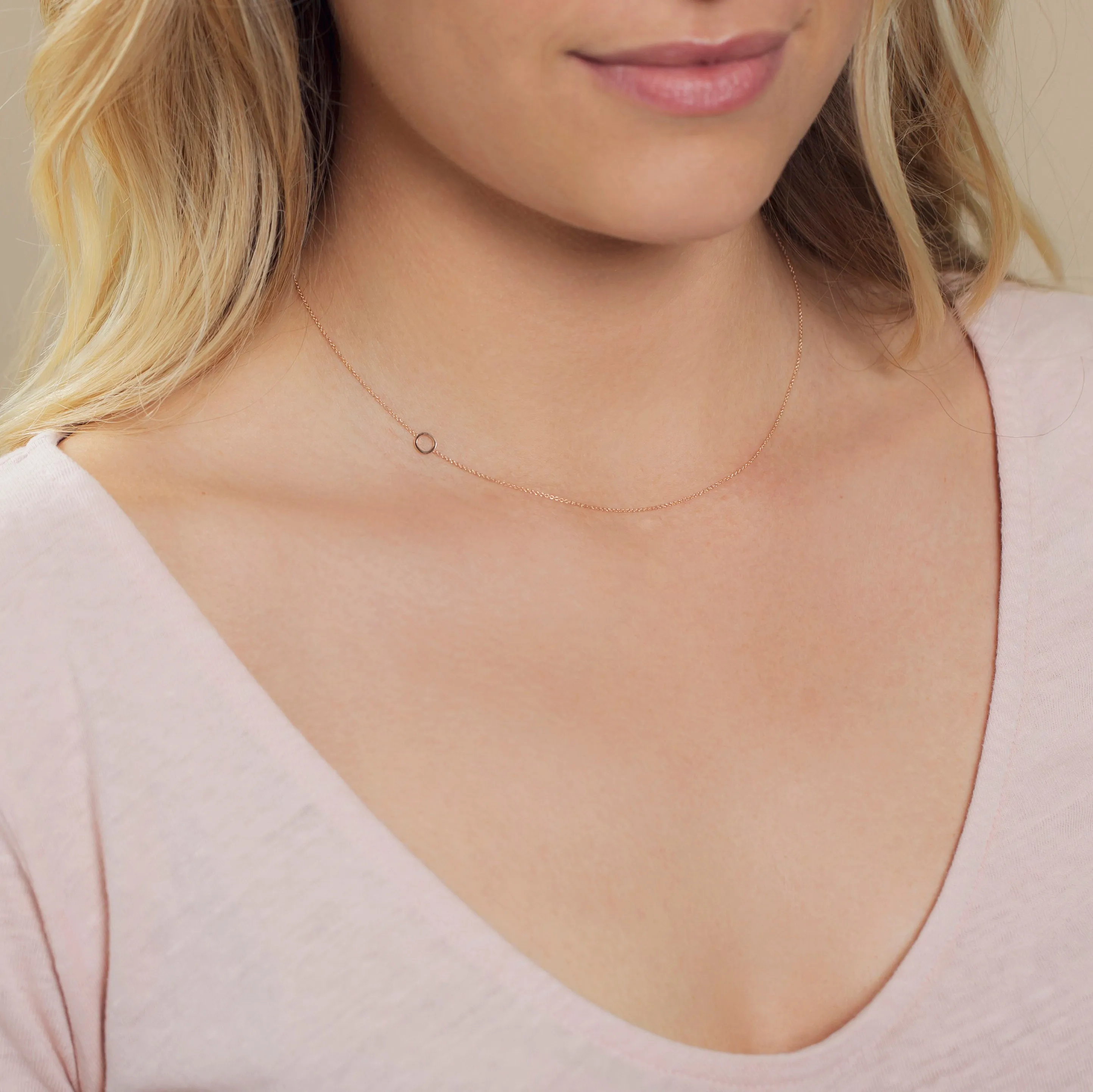 14K GOLD ASYMMETRICAL LETTER NECKLACE - O