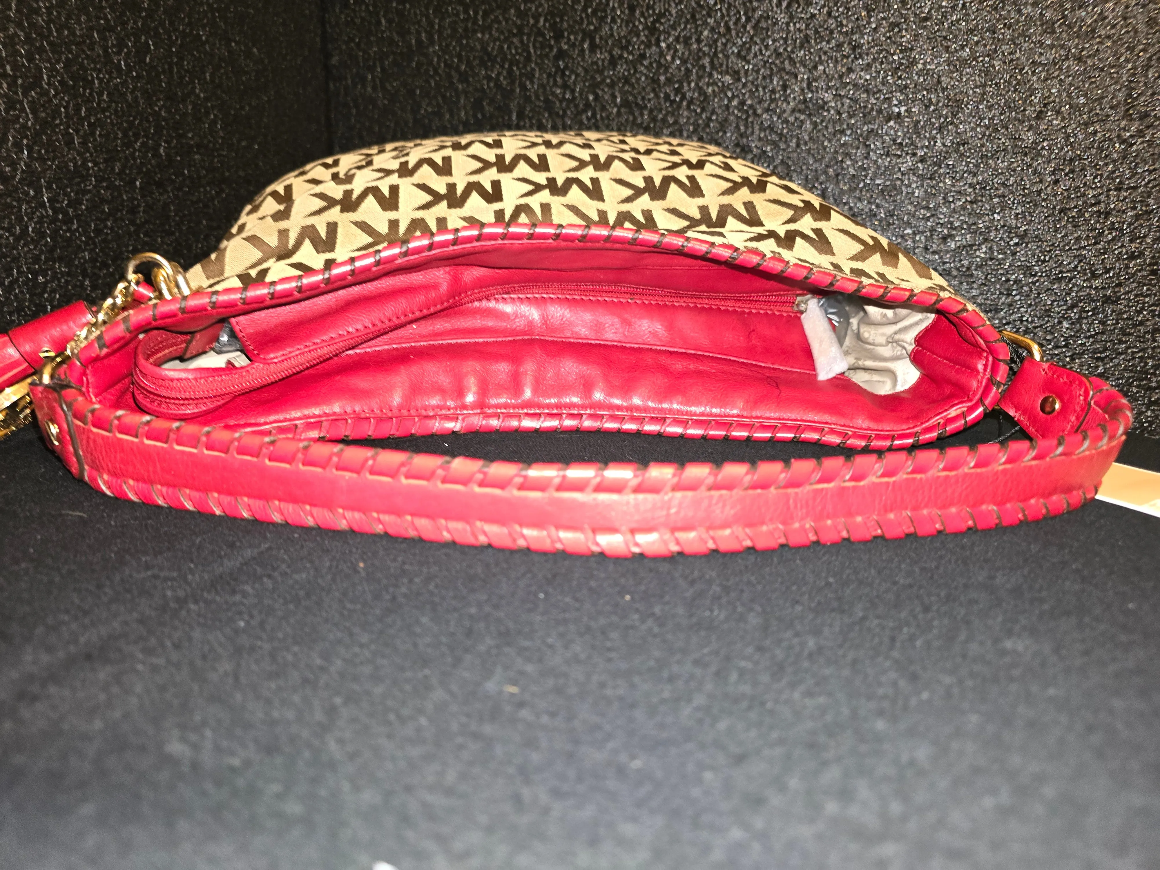 Michael Kors Signature Hobo Shoulderbag Whip Stitch Tassel with Match Wristlet